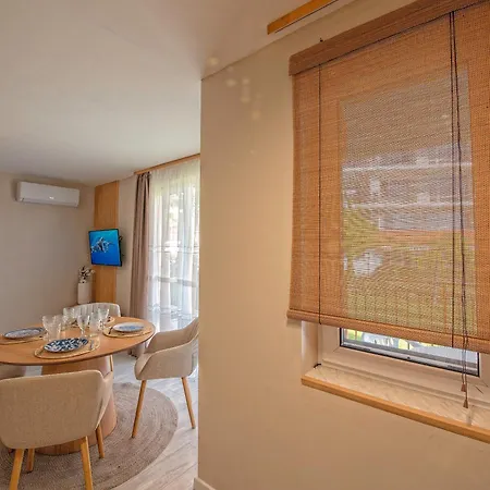 Marina And Panorama Deluxe アパート *